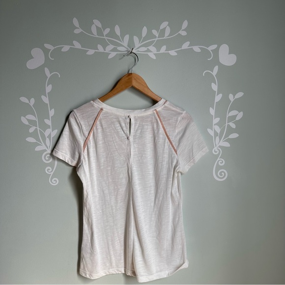 Short-Sleeve Dex Top with Pink Detailed Neckline in size US M - Picture 5 of 7